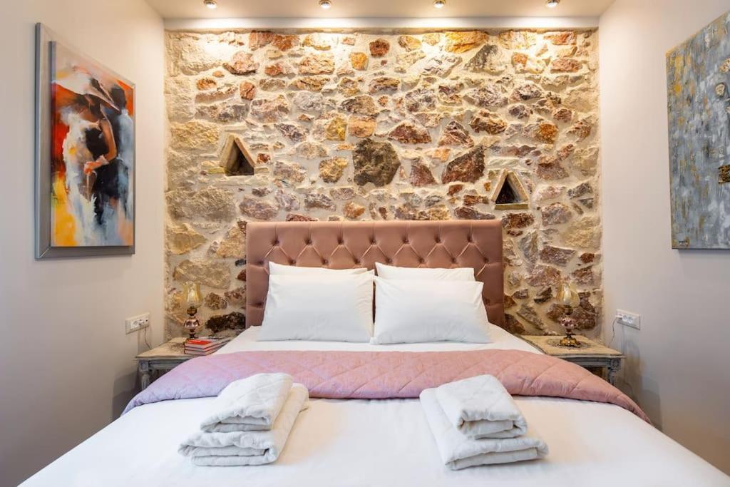 Holiday home Queen's Stone Legend, Royal Living By Acropolis Athens