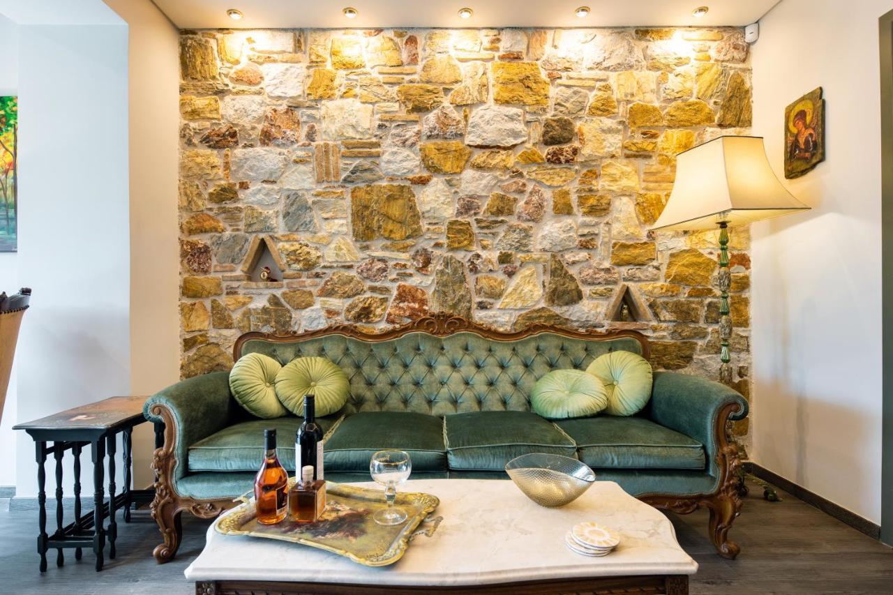 Queen's Stone Legend, Royal Living By Acropolis Holiday home